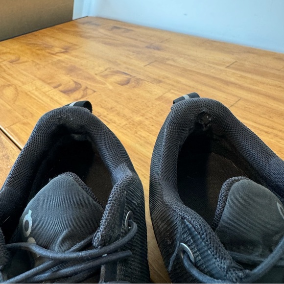 On Running Cloud 5 All Black Slip On Athletic Sneakers Size 6 - Picture 5 of 8